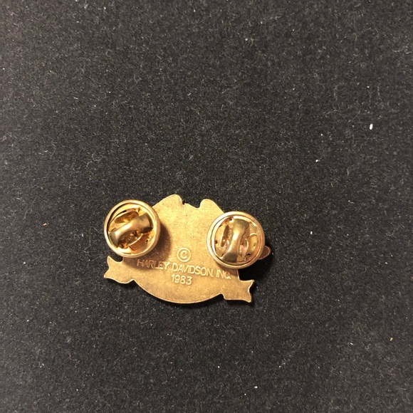 Vintage Harley-Davidson HOG Harley Owners Group 1983 lapel biker pin - Picture 2 of 3